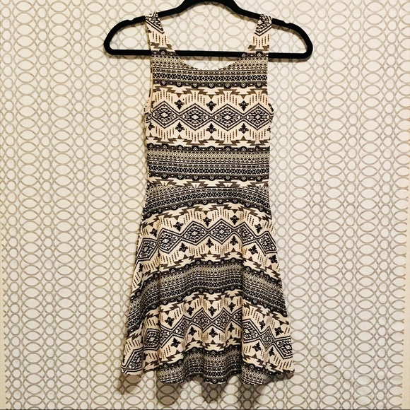 H&M Dresses & Skirts - ‼️2/$12‼️ Aztec summer Dress